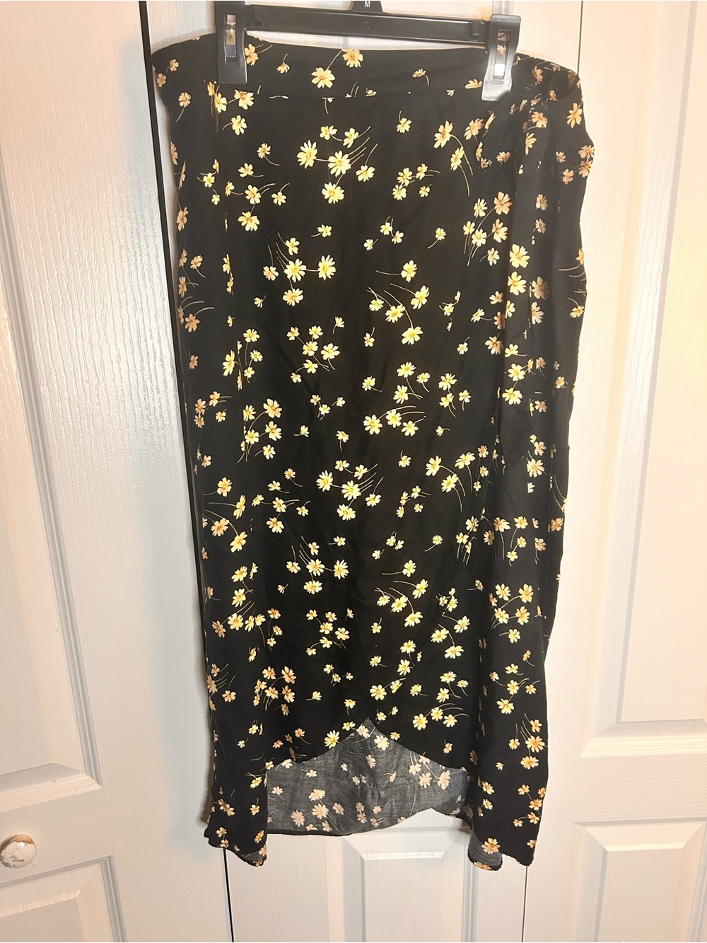 American Eagle Outfitters Women’s Large Black Midi Wrap Skirt Yellow Floral